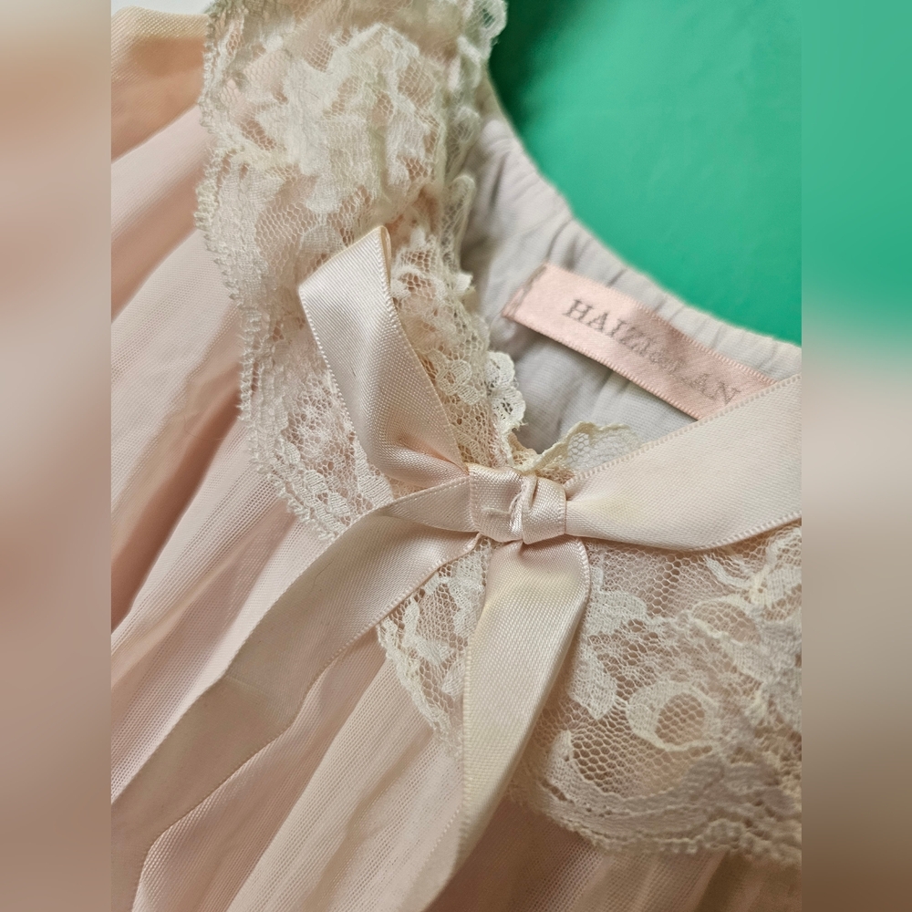Vintage Pink 1980's Haizi and Lan nightgown with lace details size Small